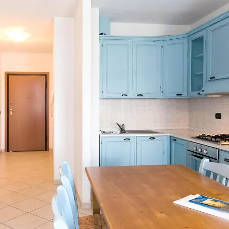 Daire Santa Costanza-3 By Interhome